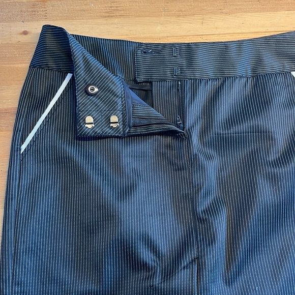 Bebe skirt black with white stripes, 2 pockets in the front size 4 - Picture 4 of 11